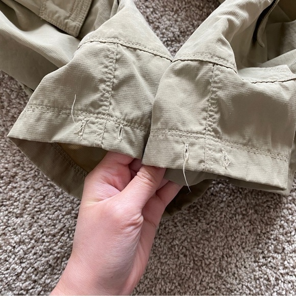The North Face Capri Cargo Pants Womens Size 12 Khaki Lightweight Outdoor - Picture 7 of 12